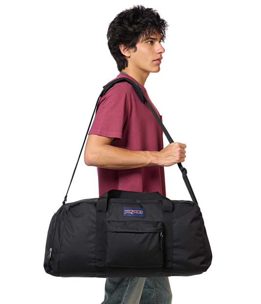 weekender-large-duffel-v7 JS0A85VE008-MODEL.png