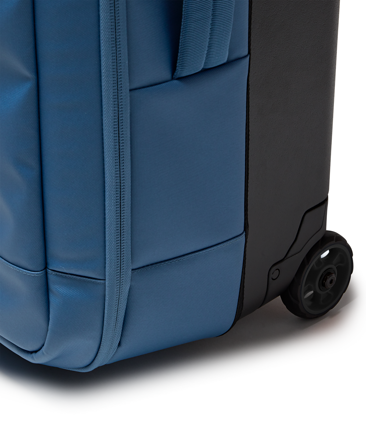 good-latitude-30-rolling-duffel-g8 JS0A86EOEW5-DET4.png