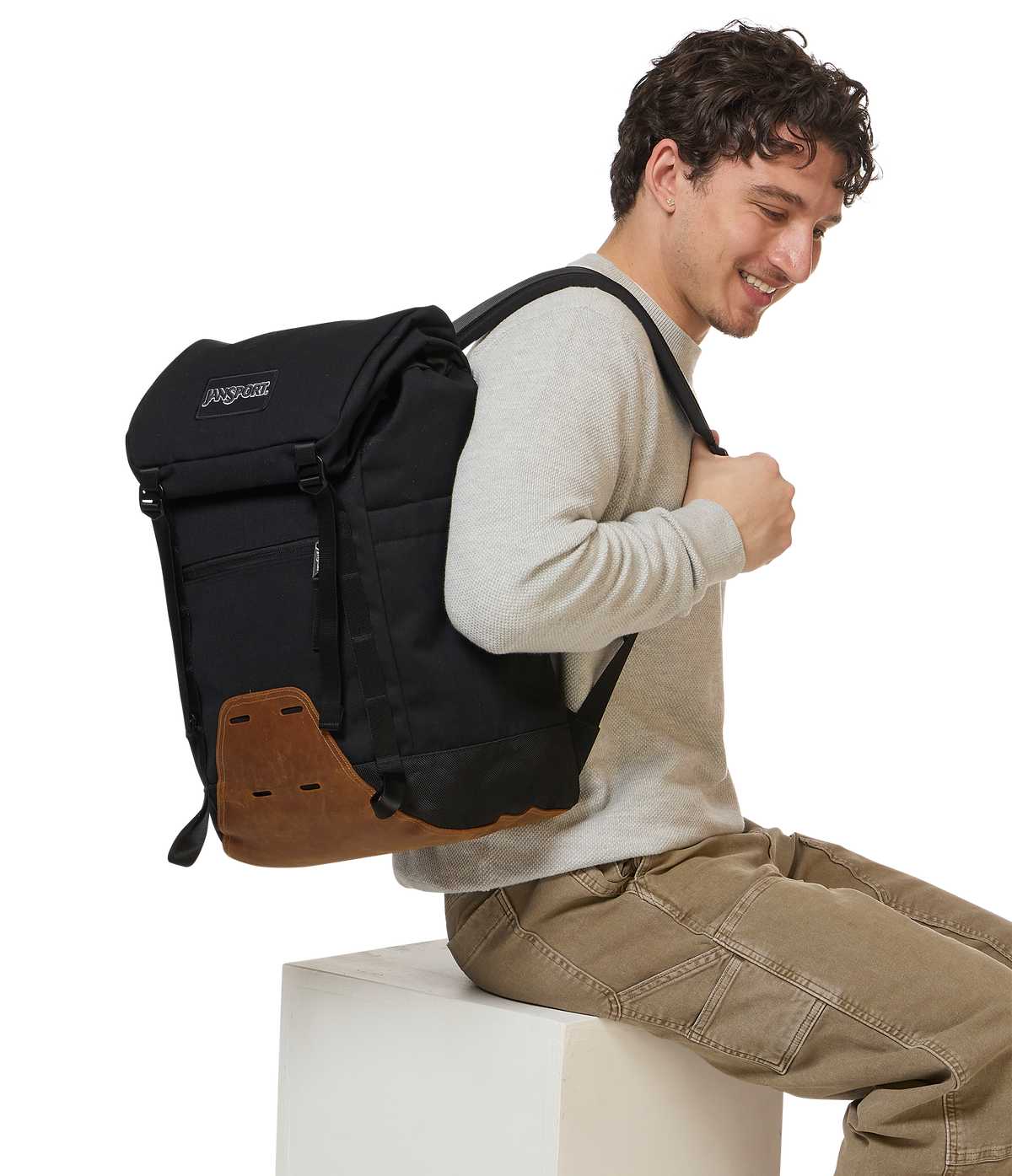 cruiser-rucksack-i0 JS0A86EP008-MODEL.png