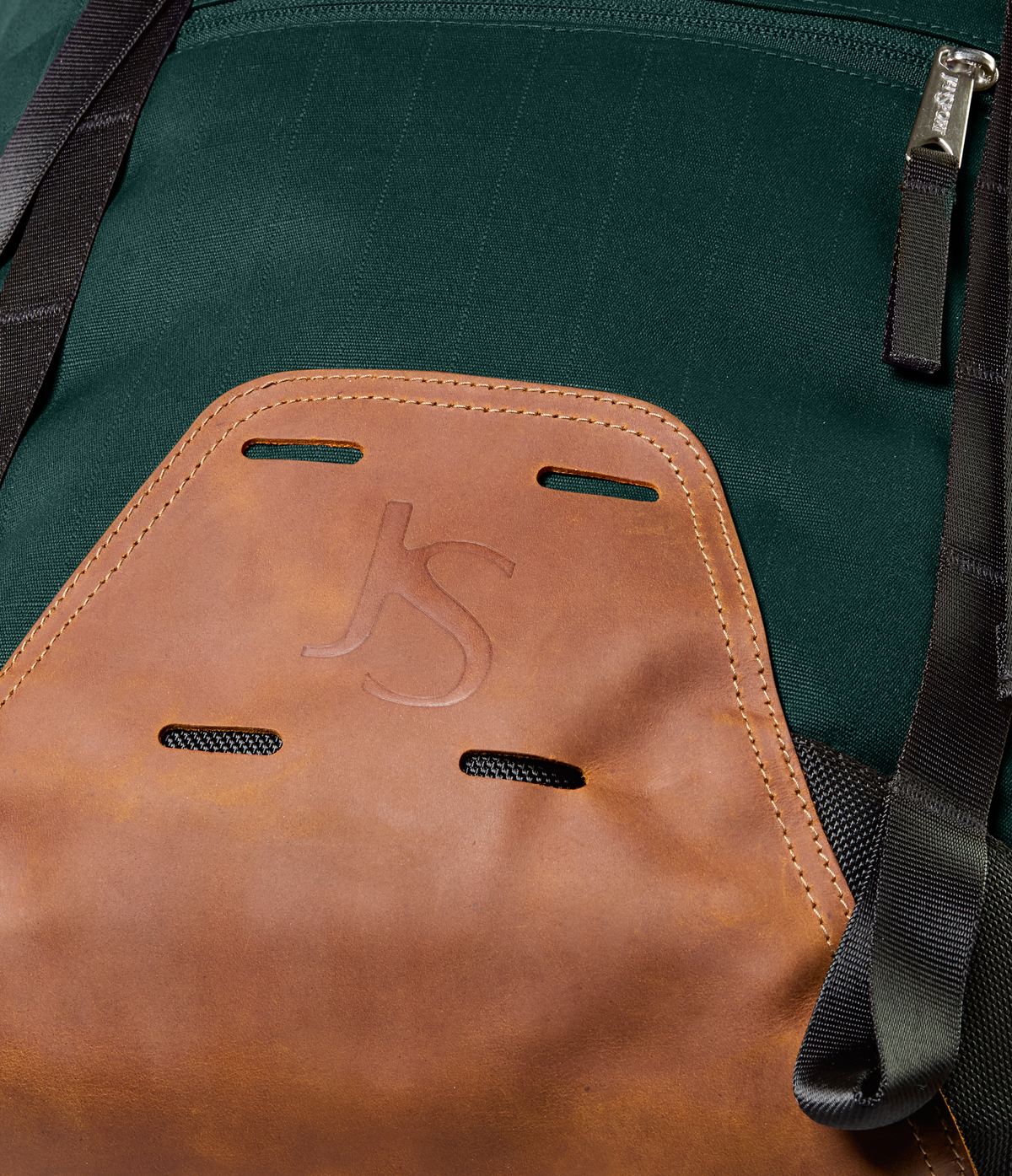 cruiser-rucksack-i0 JS0A86EP7F7-DET4.png