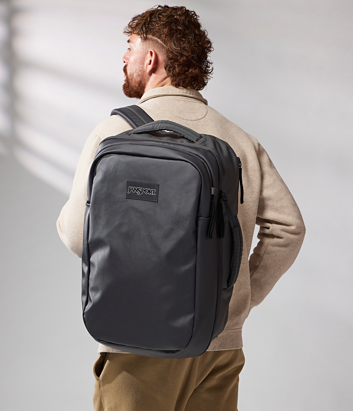 good-latitude-travel-pack-40l-w2 JS0A86EUDMX-MODEL.png