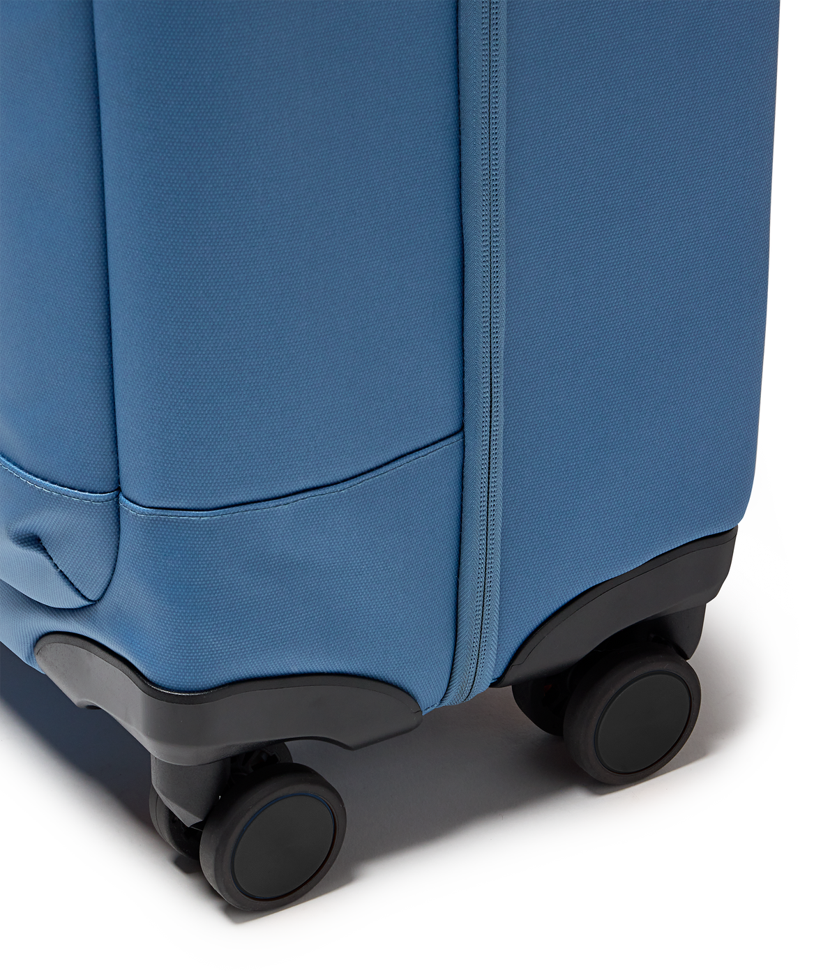 good-latitude-22-carry-on-p2 JS0A8E8BEW5-DET4.png