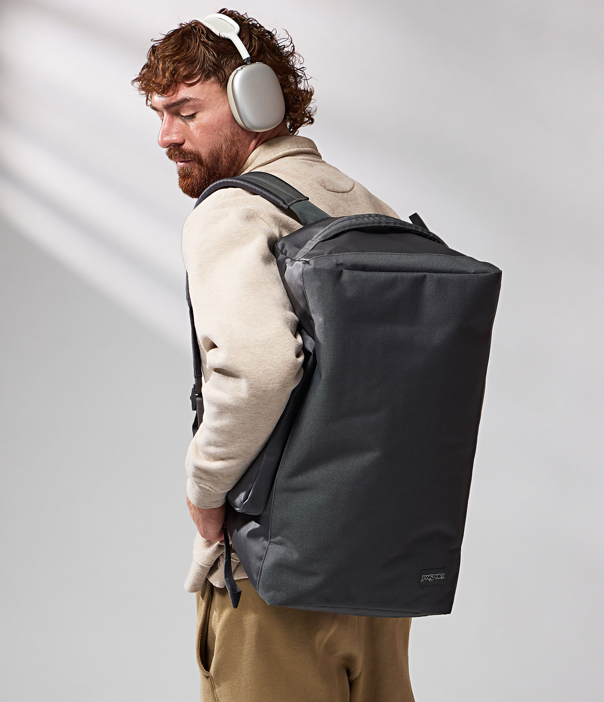 good-latitude-convertible-duffel-z9 JS0A8E8EDMX-MODEL.png